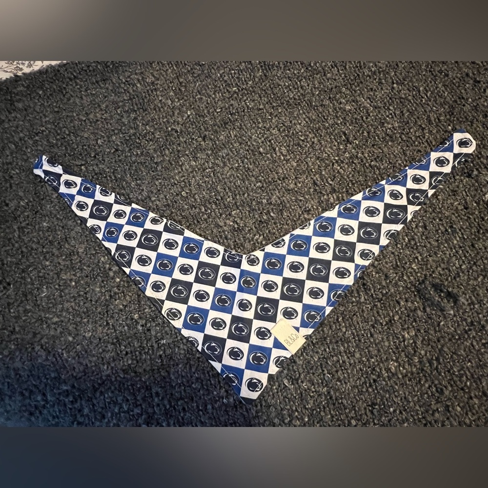 Penn State pet bandanna size small